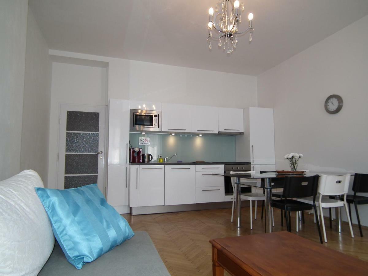 Old Town Spacious Apartment Prága Kültér fotó